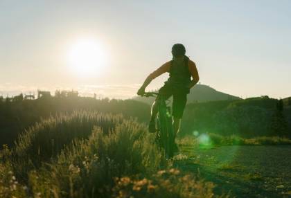 ontdek-de-wereld-op-twee-wielen